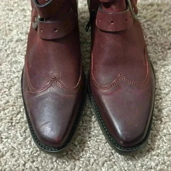 John Fluevog - Picture 3 of 9